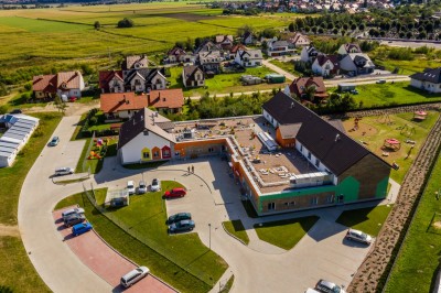 Budowa pasywnego budynku przedszkola z funkcją żłobkową w Pieszycach