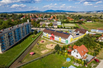 Budowa pasywnego budynku przedszkola z funkcją żłobkową w Pieszycach