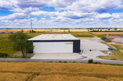 Budowa hali magazynowej w systemie zaprojektuj-wybuduj w Kostomłotach