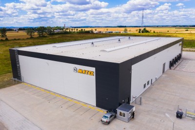 Budowa hali magazynowej w systemie zaprojektuj-wybuduj w Kostomłotach