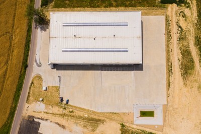 Budowa hali magazynowej w systemie zaprojektuj-wybuduj w Kostomłotach