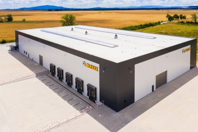 Budowa hali magazynowej w systemie zaprojektuj-wybuduj w Kostomłotach