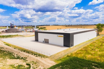 Budowa hali magazynowej w systemie zaprojektuj-wybuduj w Kostomłotach