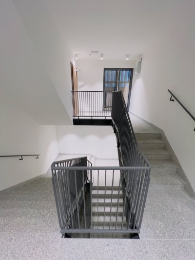 Przebudowa budynku Małej Stajni pod nowe centrum edukacyjne z salą multimedialną