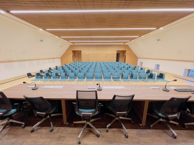 Przebudowa budynku Małej Stajni pod nowe centrum edukacyjne z salą multimedialną