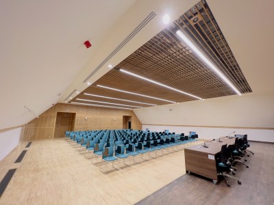 Przebudowa budynku Małej Stajni pod nowe centrum edukacyjne z salą multimedialną