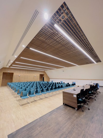 Przebudowa budynku Małej Stajni pod nowe centrum edukacyjne z salą multimedialną